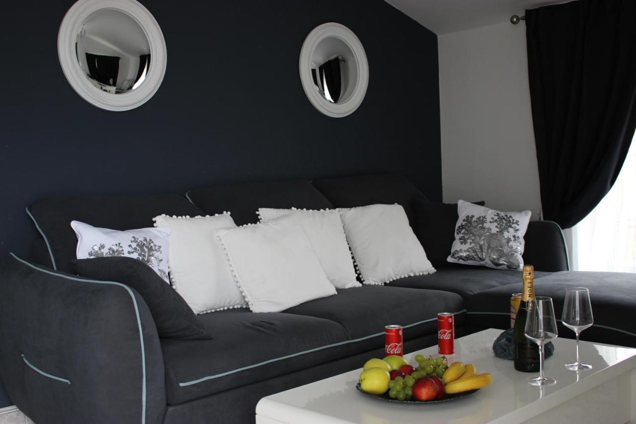 Apartments Christine Umag Luaran gambar